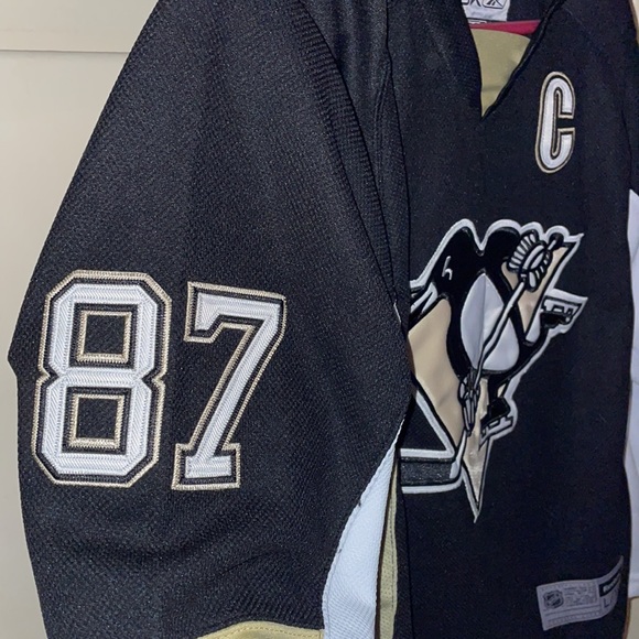Sidney Crosby child size L/XL authentic jersey. - Picture 5 of 5